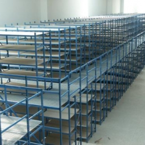层板式货架